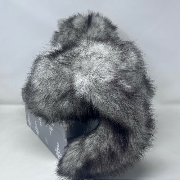 Folkmanis 15” Plush Gray Timber Wolf Hand Puppet - Picture 6 of 14